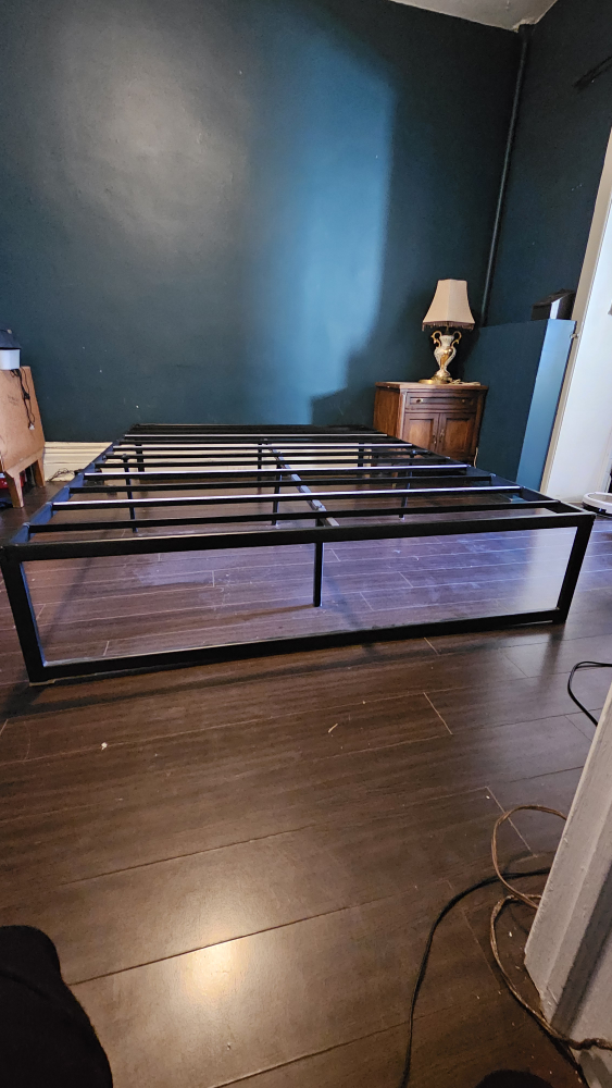 Queen size bedframe - photo 4