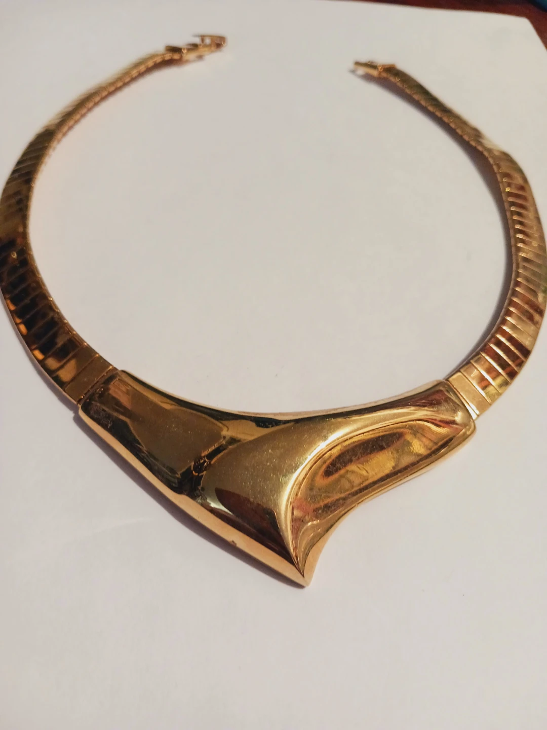 MODERNIST NAPIER ABSTRACT DESIGN Gold Tone Choker Necklace