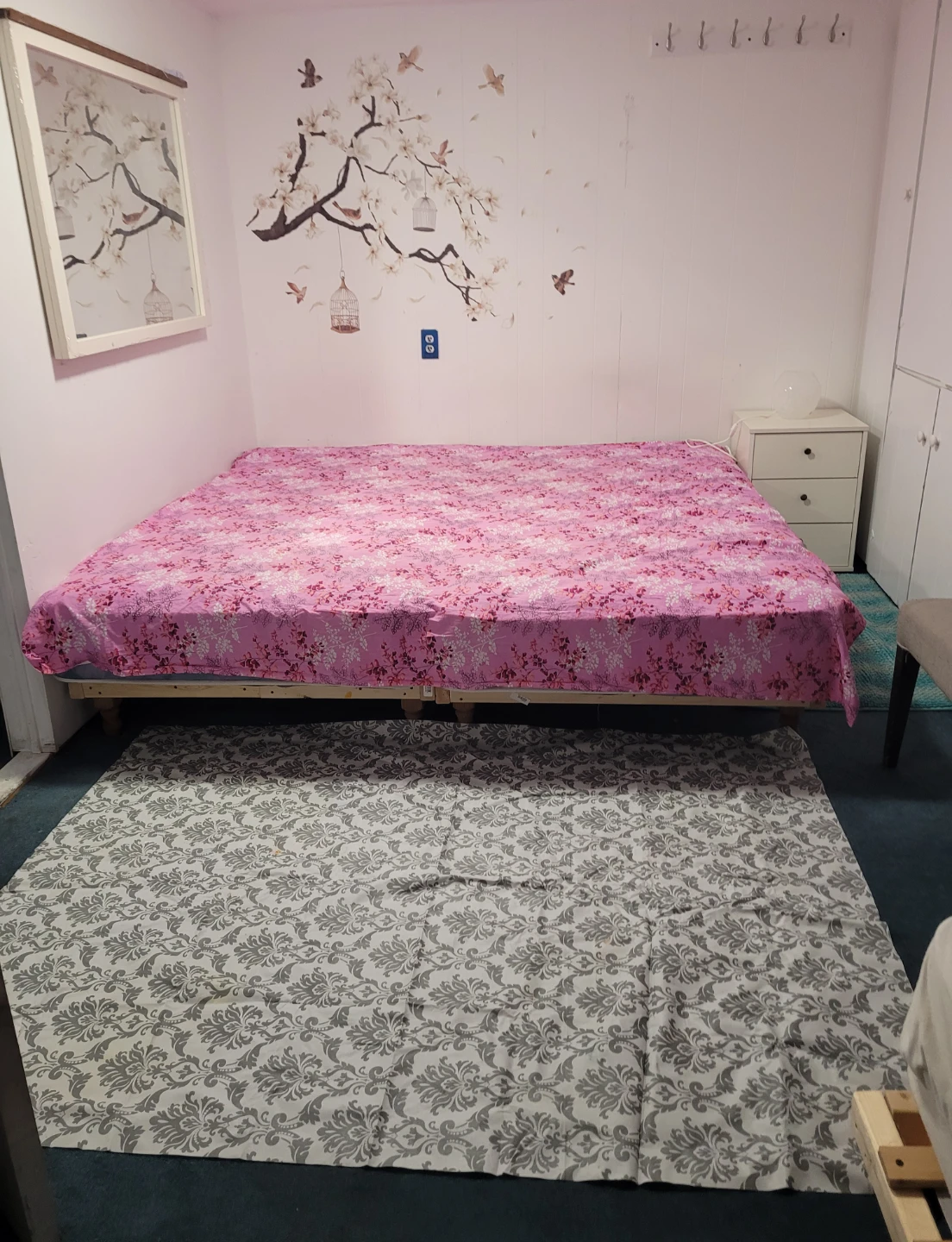 Room  for  rent