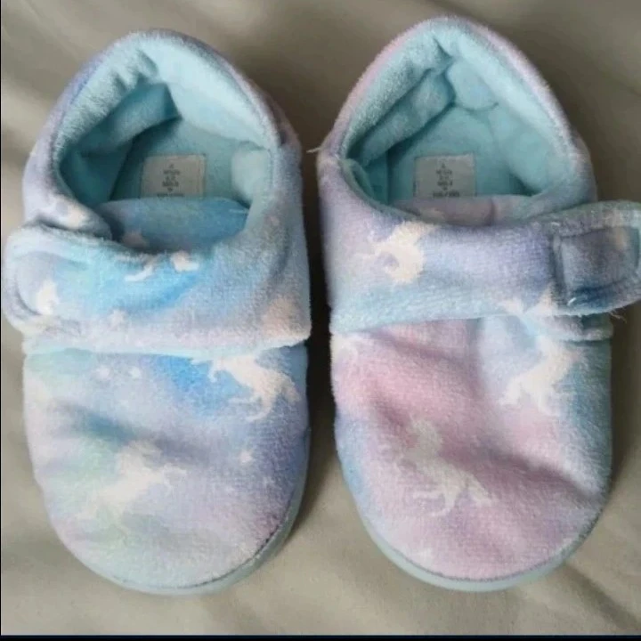 Unicorn Slippers Size 5/6