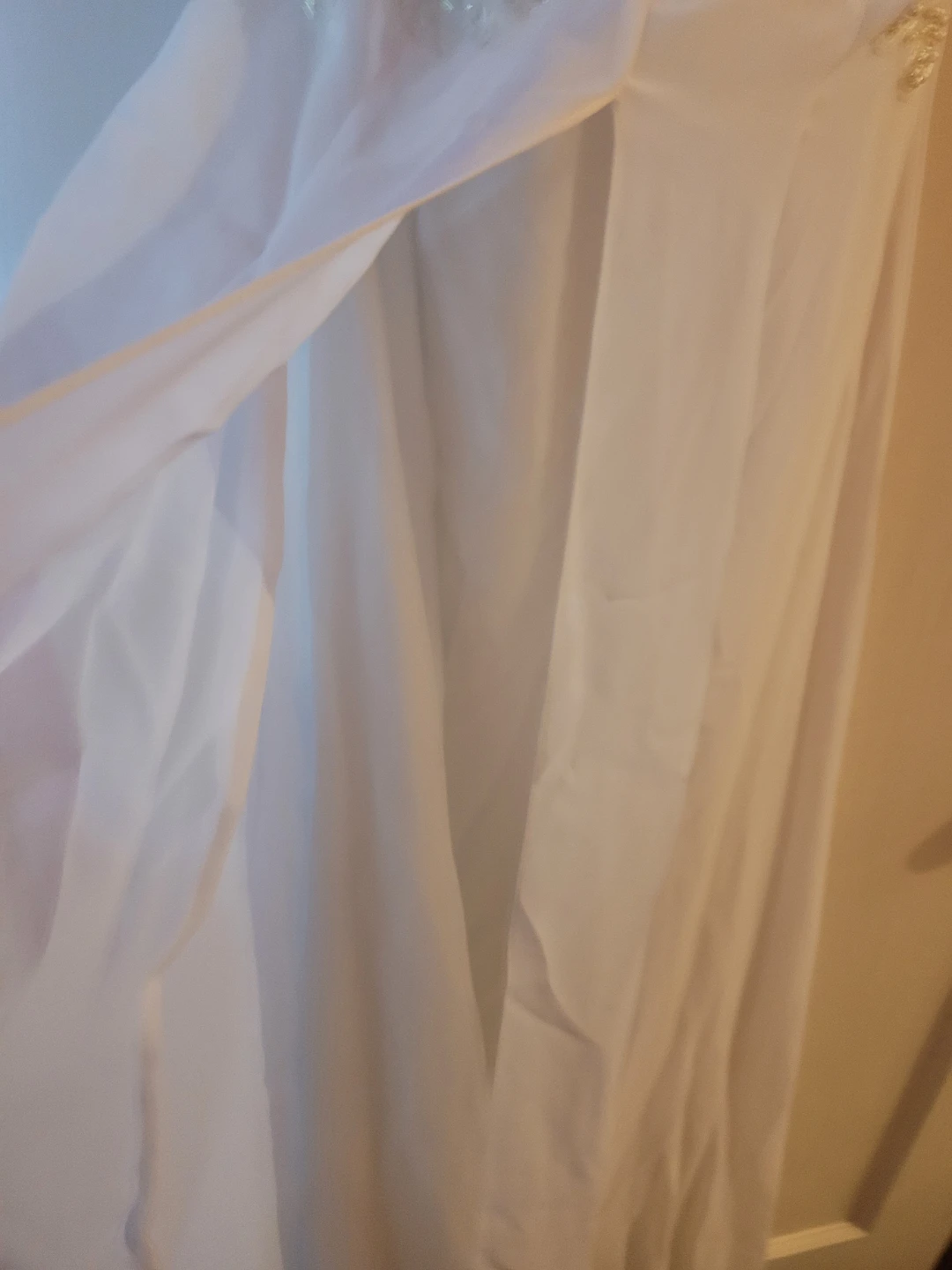 White Beaded Halter Neck Wedding Dress - photo 5