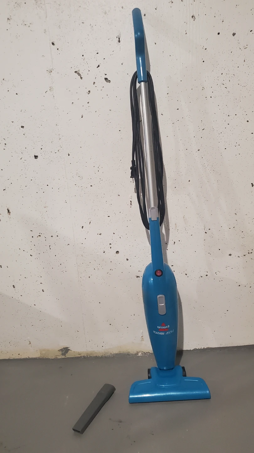 BIissel Featherweight Stick Vacuum Cleaner