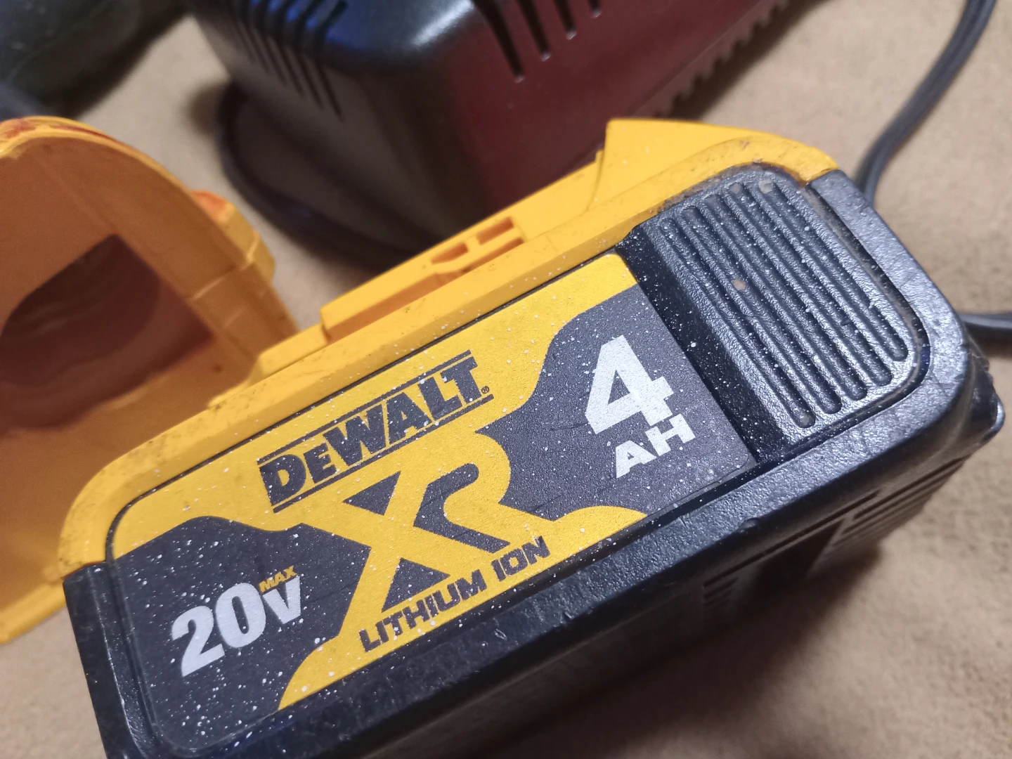 DEWALT 20V MAX XR Lithium Ion Drill Kit - photo 4