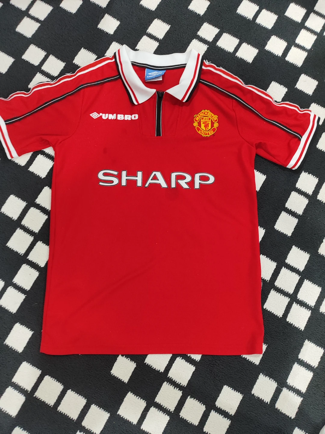 Manchester United Umbro "Sharp" Football Jersey