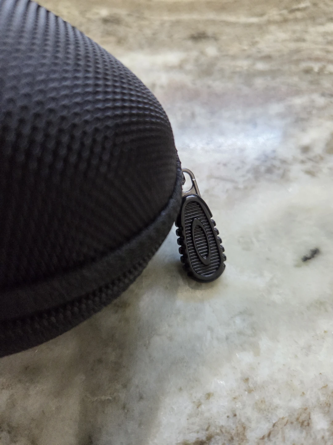 Oakley Black Hard Shell Sunglasses Case - photo 2