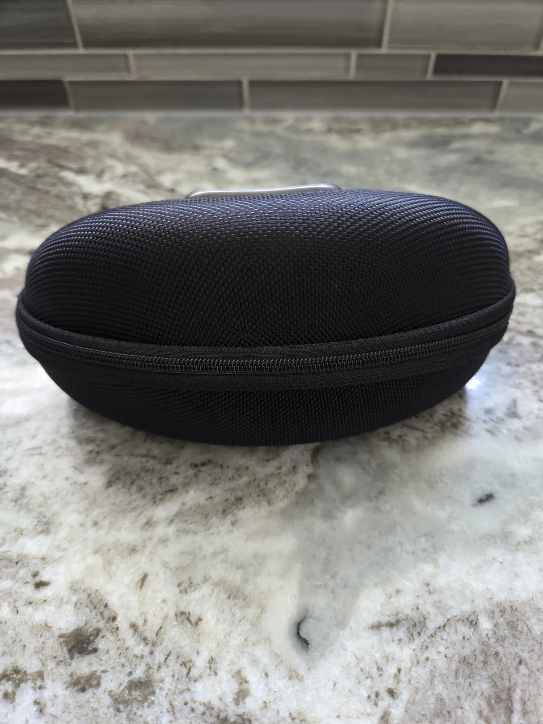 Oakley Black Hard Shell Sunglasses Case - photo 3