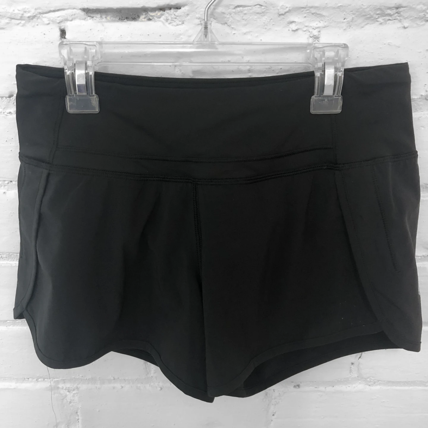 Sz 4, 6, 8 LULULEMON Speed Short - photo 2
