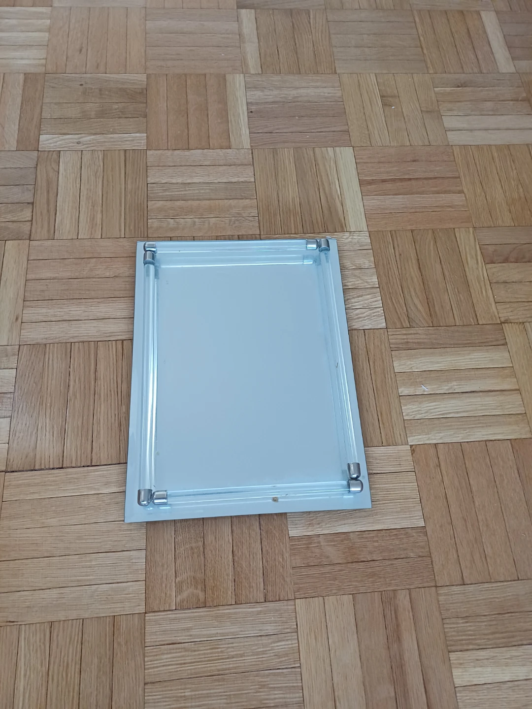 Mirrored tray