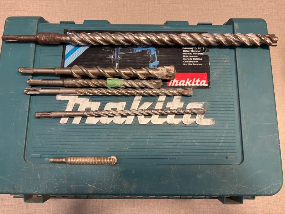 Makita Rotary Hammer Drill with Drill Bits - photo 2