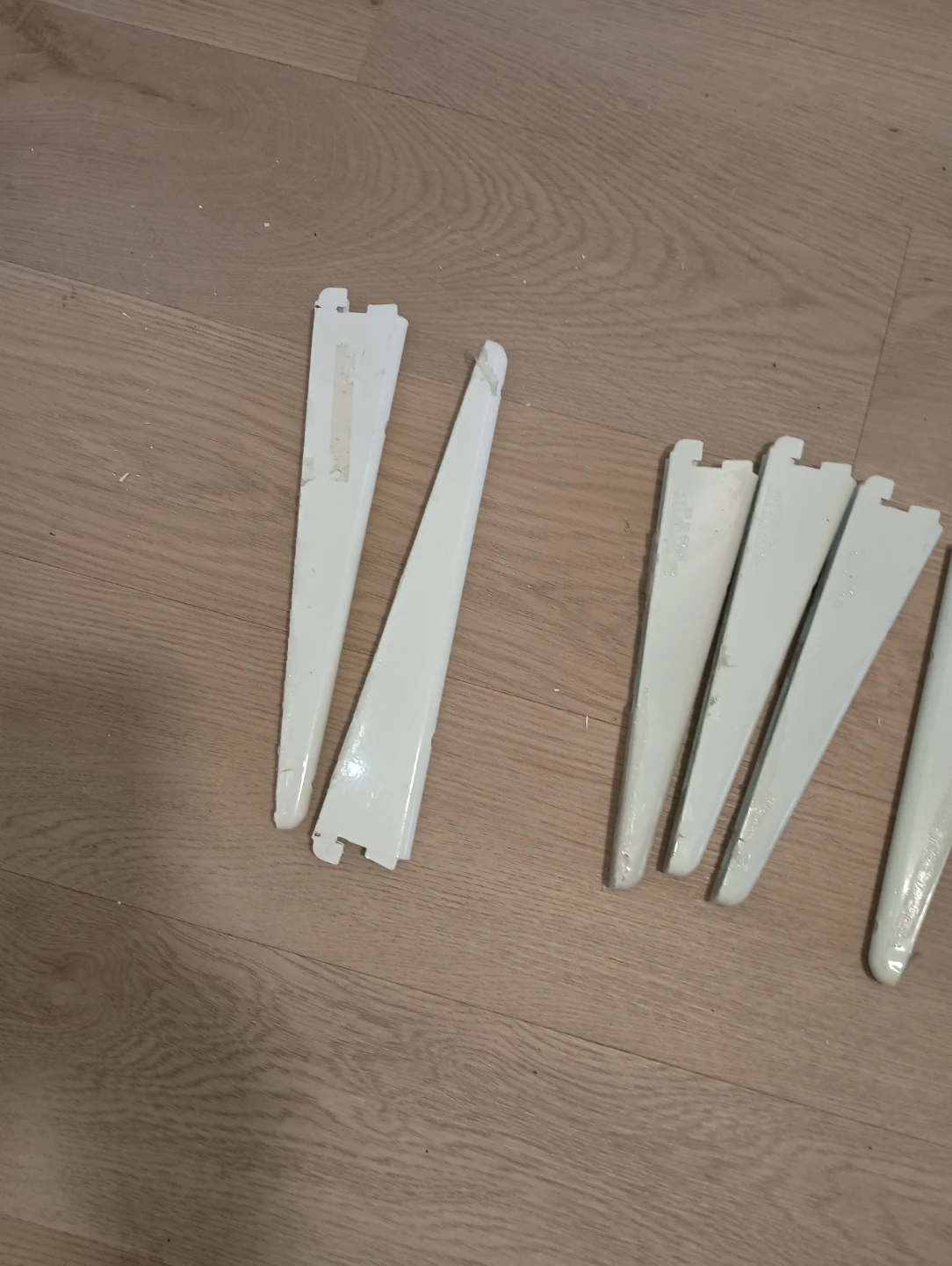 White Shelf Brackets (Lot of 6) - photo 3
