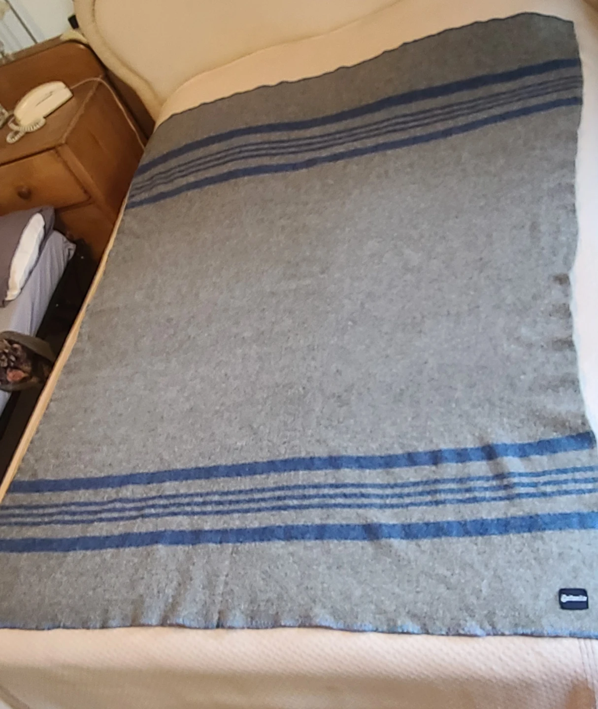 Vintage Eatonia Wool Blanket - Excellent Condition & Clean! - photo 2