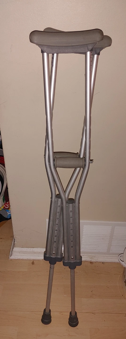 Guardian Adjustable Aluminum Crutches