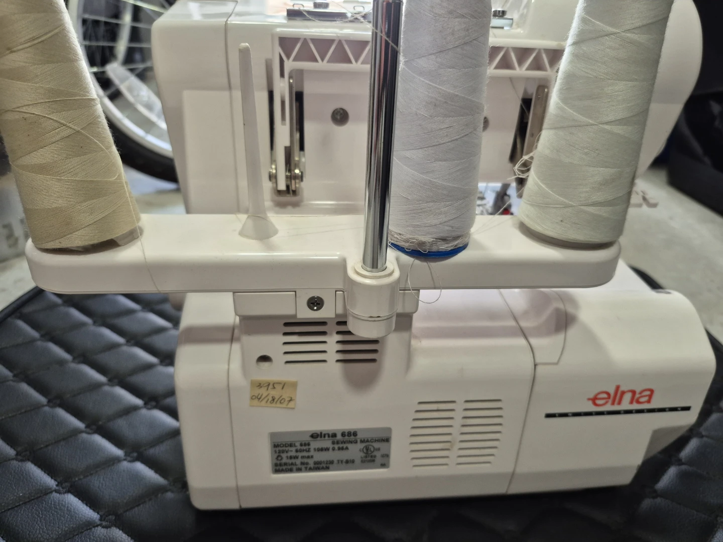 Elna 664 Overlock Serger Sewing Machine - photo 3