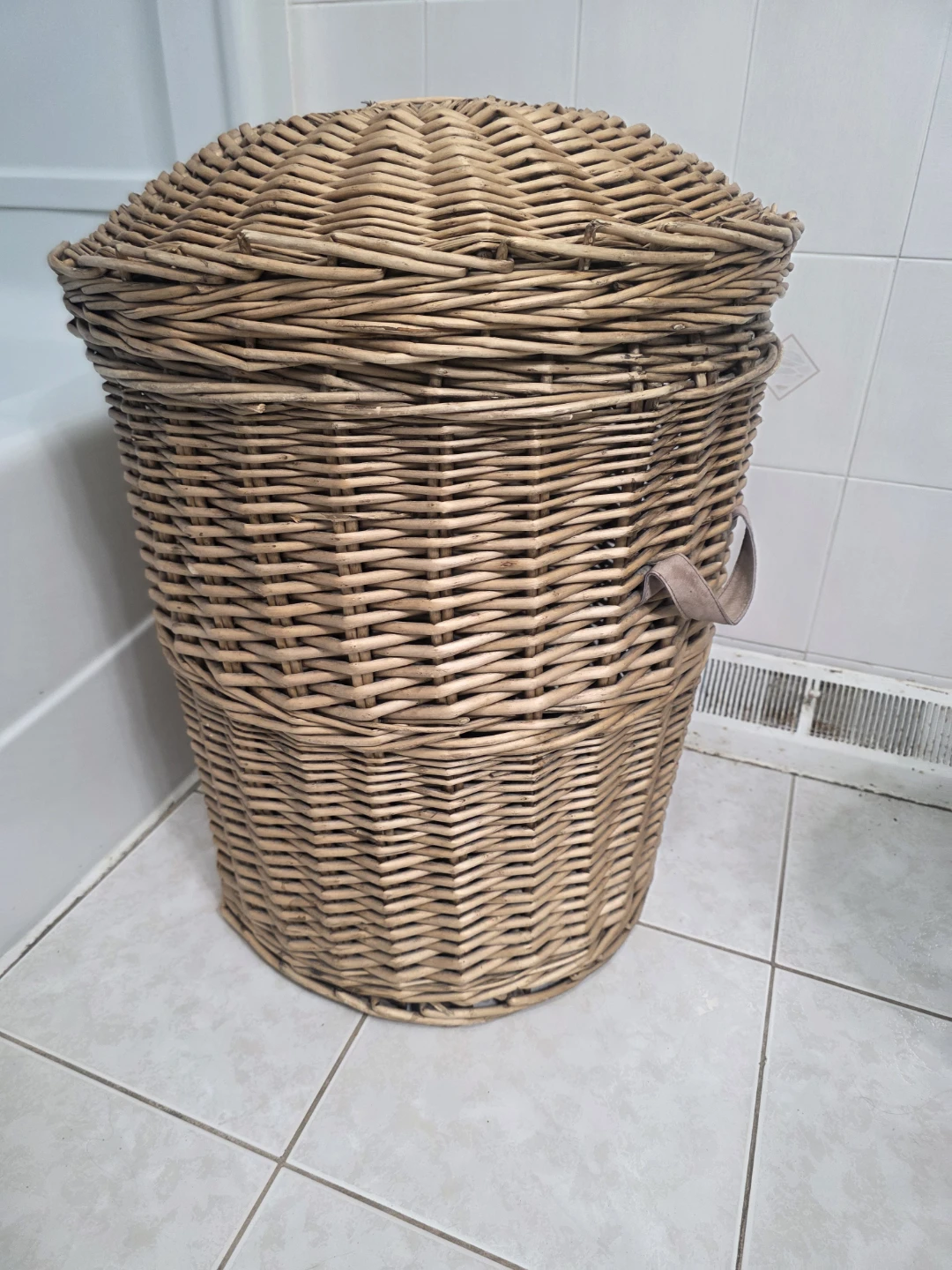 Wicker Laundry Hamper with Lid