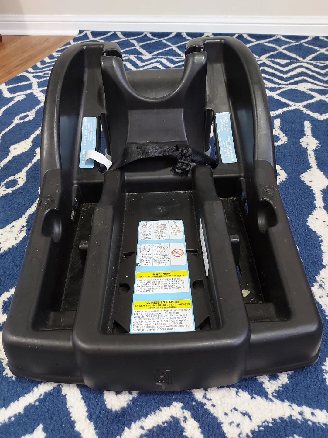 Graco SnugRide SnugLock 35 Infant Car Seat and Base - photo 2