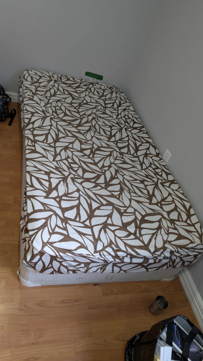 Twin Mattress with Floral Cover - photo 2