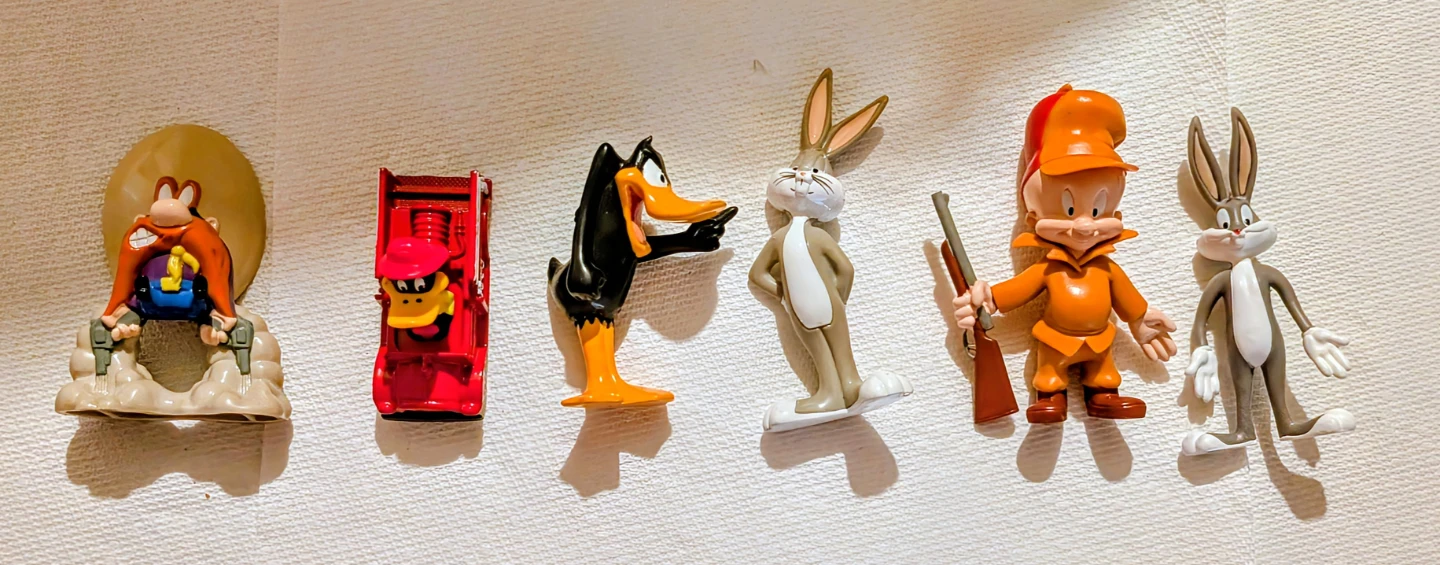 Looney Tunes Figurines - Bugs Bunny and Friends