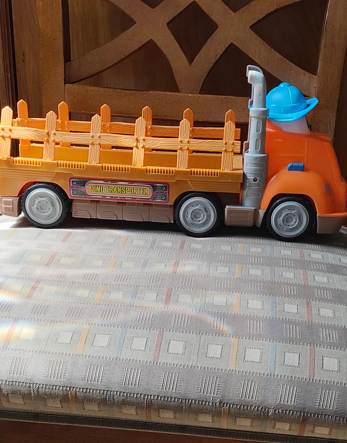 Dino transporter toy