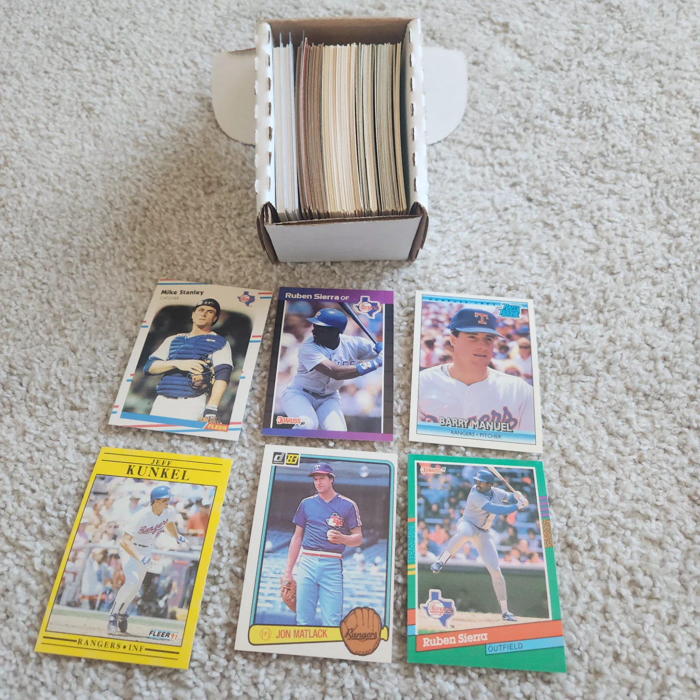 Texas Rangers, 100 Baseball Cards Team lot - photo 4