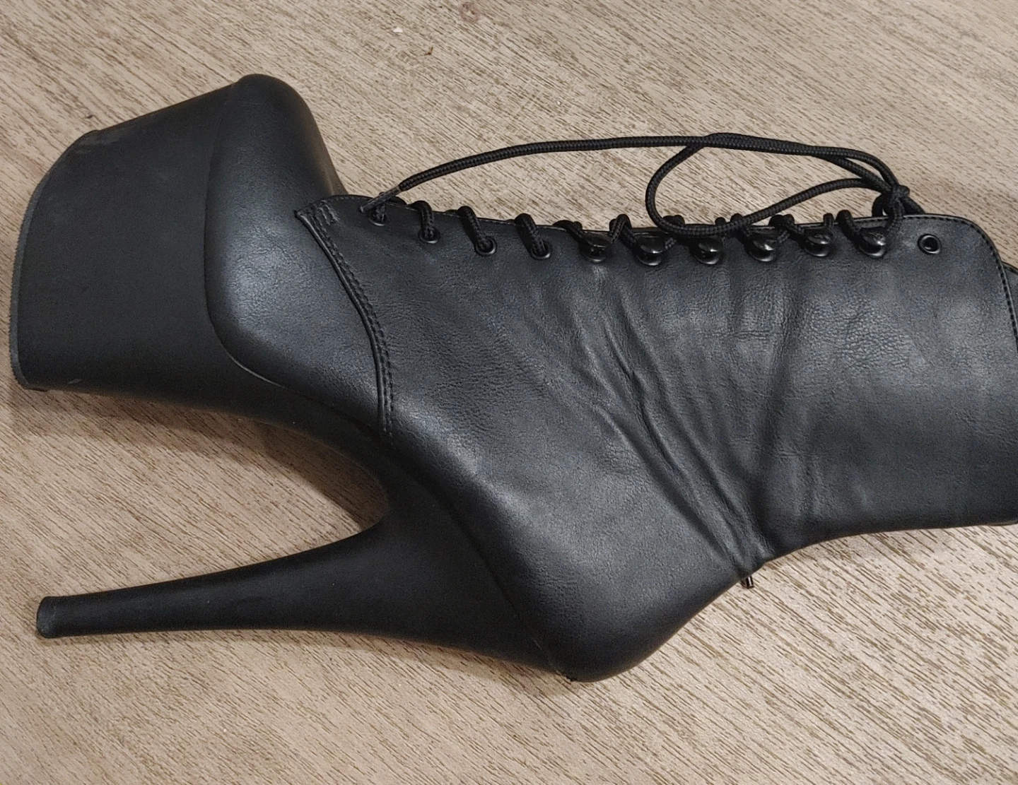 Black Lace-Up Platform Ankle Boots - photo 2