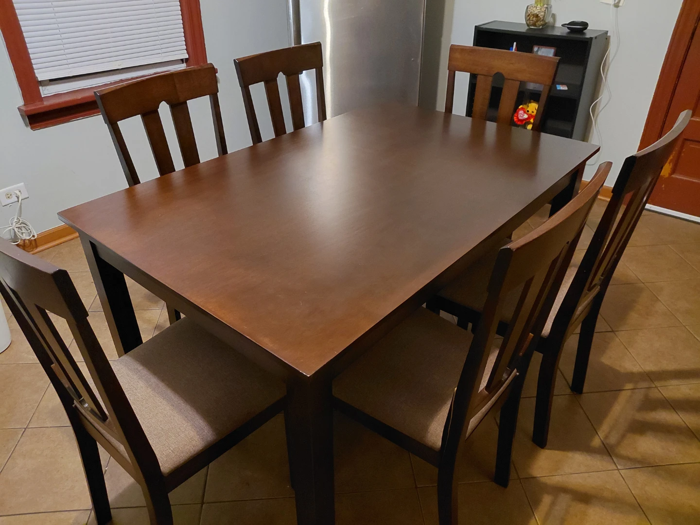 Se vende Mesa de 6 sillas semi nueva - photo 2