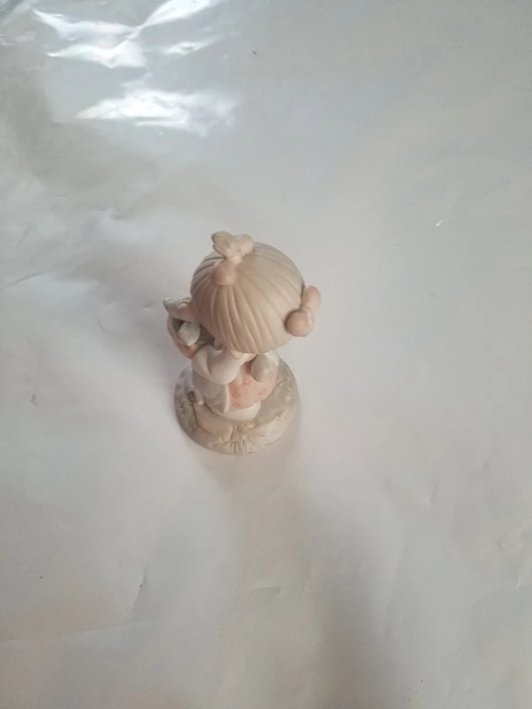 Precious Moments "May" Figurine 110035 by Enesco - photo 3