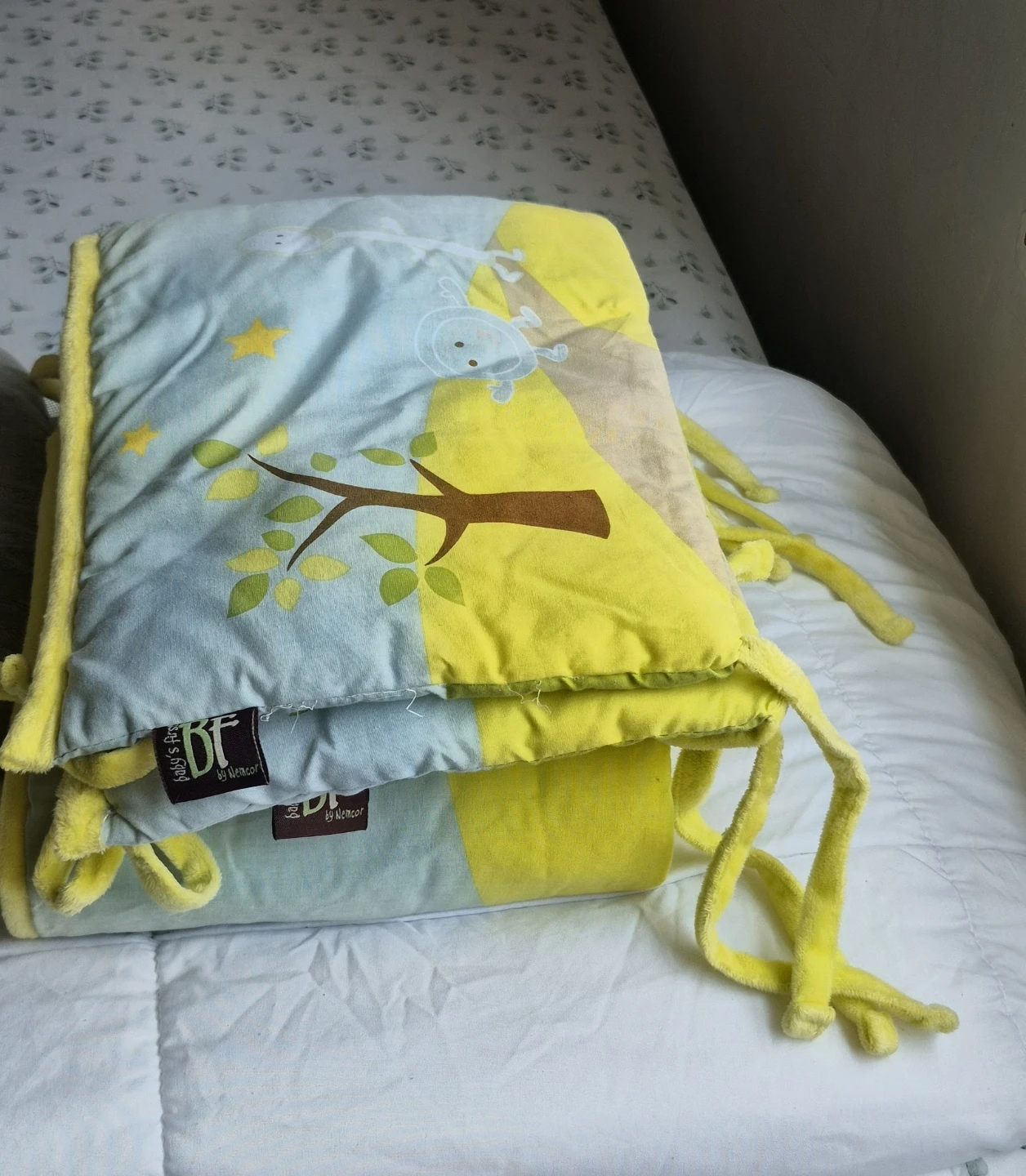 5 piece crib bumper set and Rocker