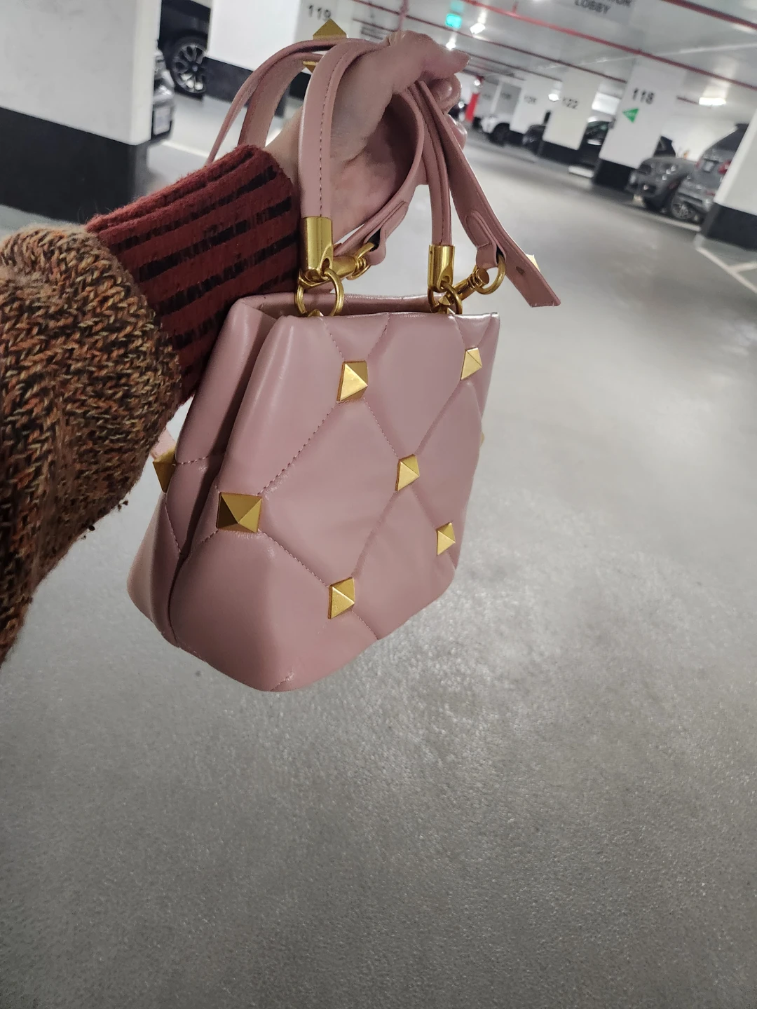 Nude Pink Designer Studded leather Handbag - photo 2