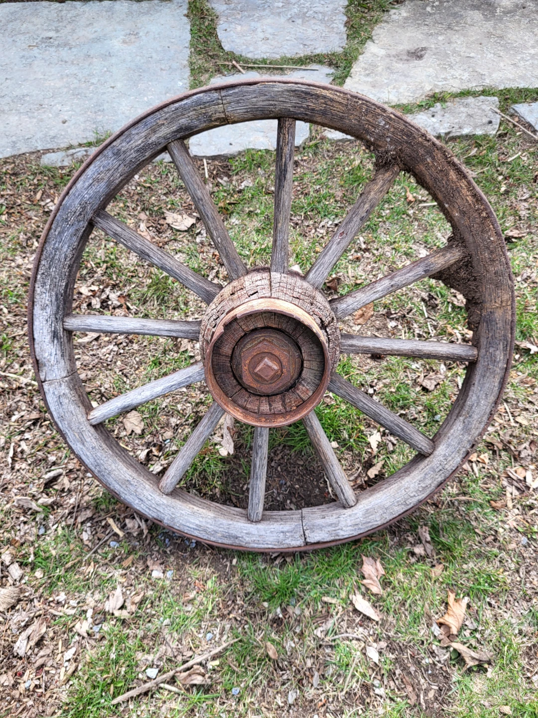 Antique Wooden Wagon Wheel - photo 2