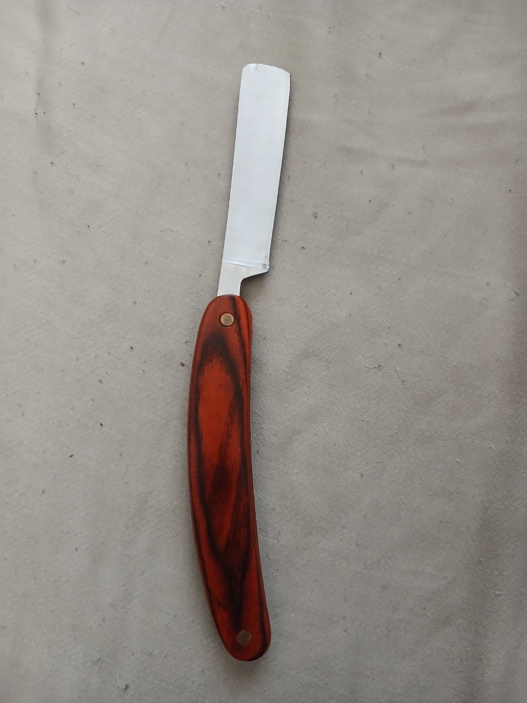 Straight Razor With Wooden Handle & Stainless Steel Blade