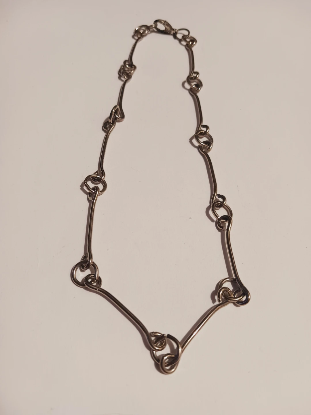 New !! Silver tone abstract design necklace - photo 2