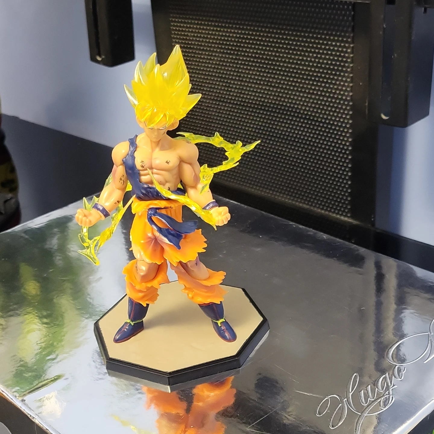 Dragon Ball Z Goku Super Saiyan Figure - photo 4