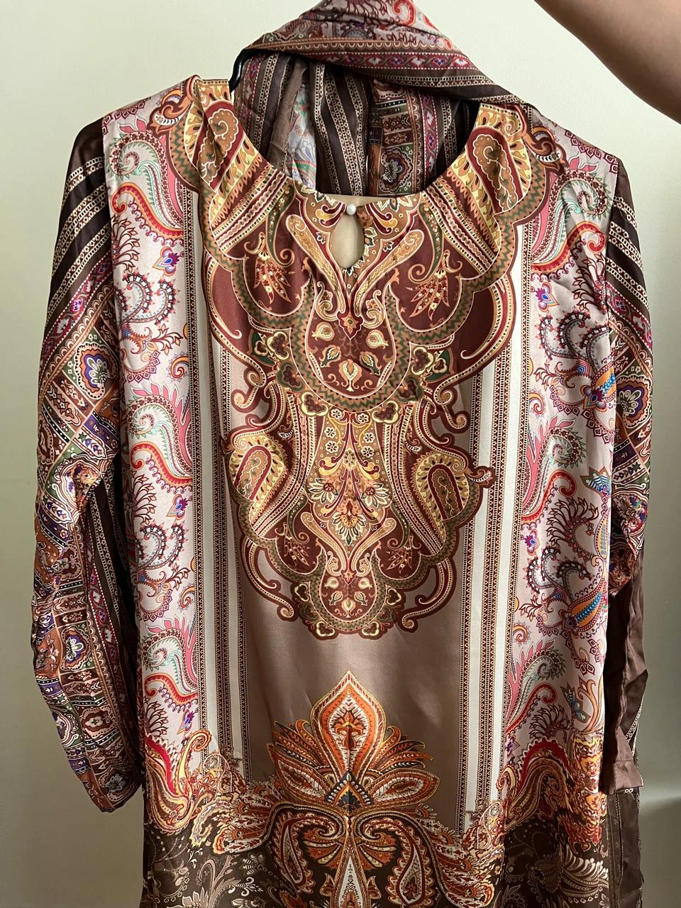 Beautiful silk kaftan - photo 4