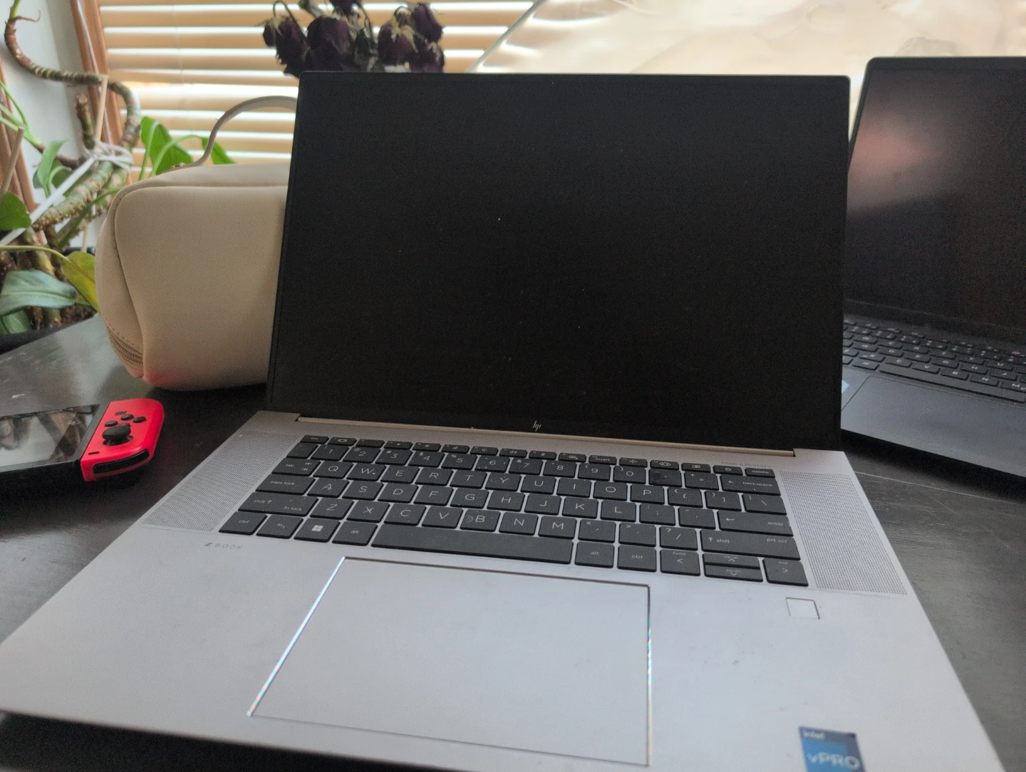 HP ZBook Studio G10 16-inch Laptop - photo 2