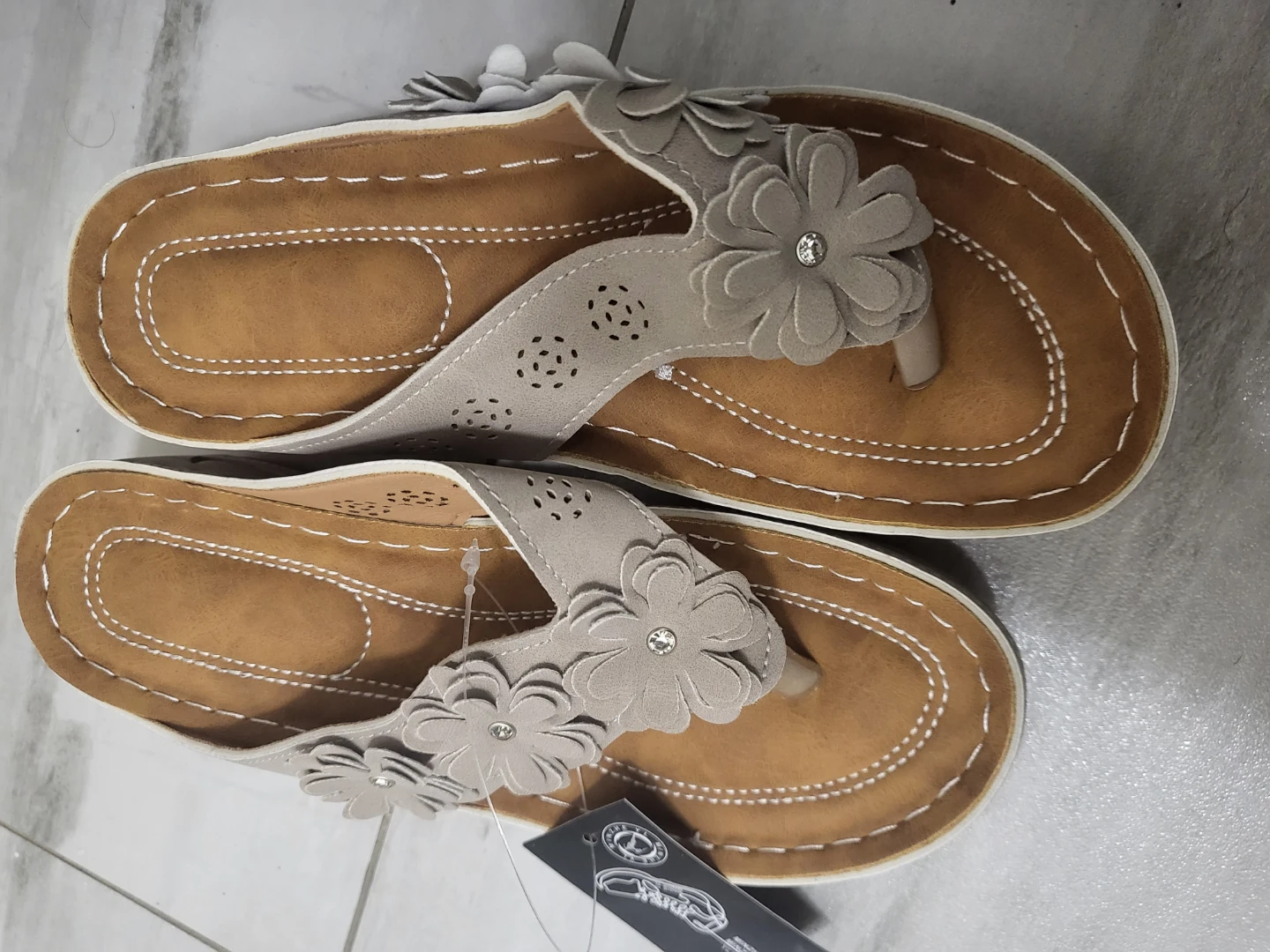 Women's Flip Flops with Flower Embellishment - photo 2