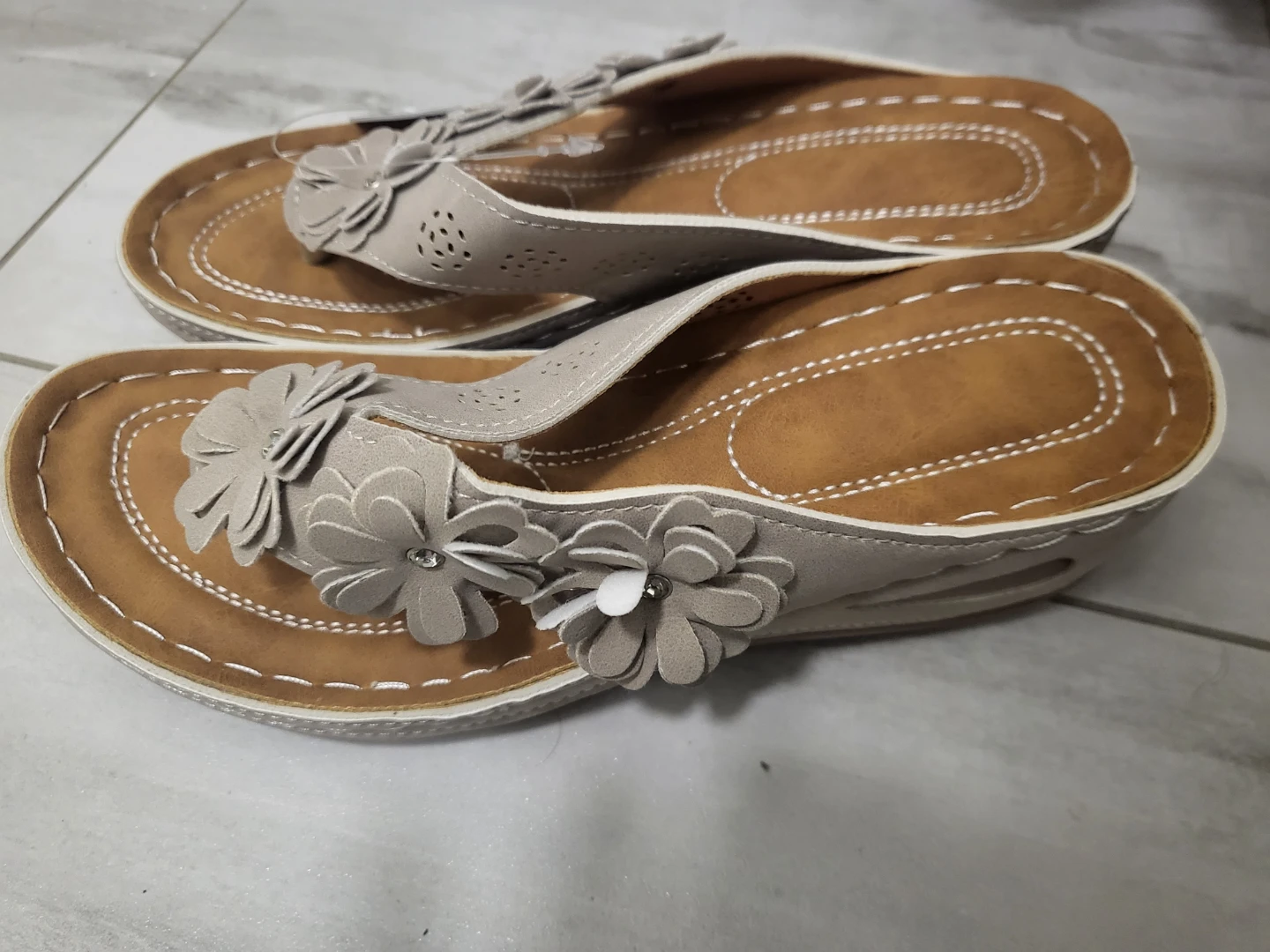 Women's Flip Flops with Flower Embellishment - photo 3