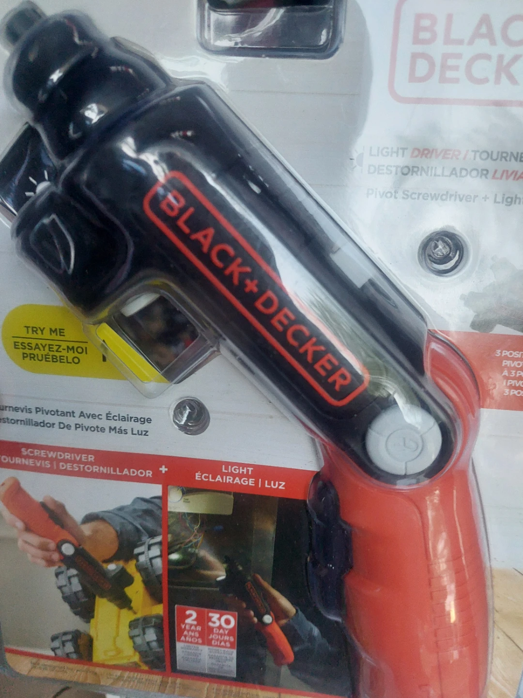 Black+Decker Pivot Screwdriver + Light