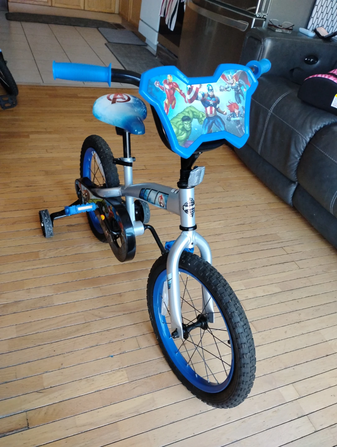 Marvel Avengers Kids Bicycle - photo 2