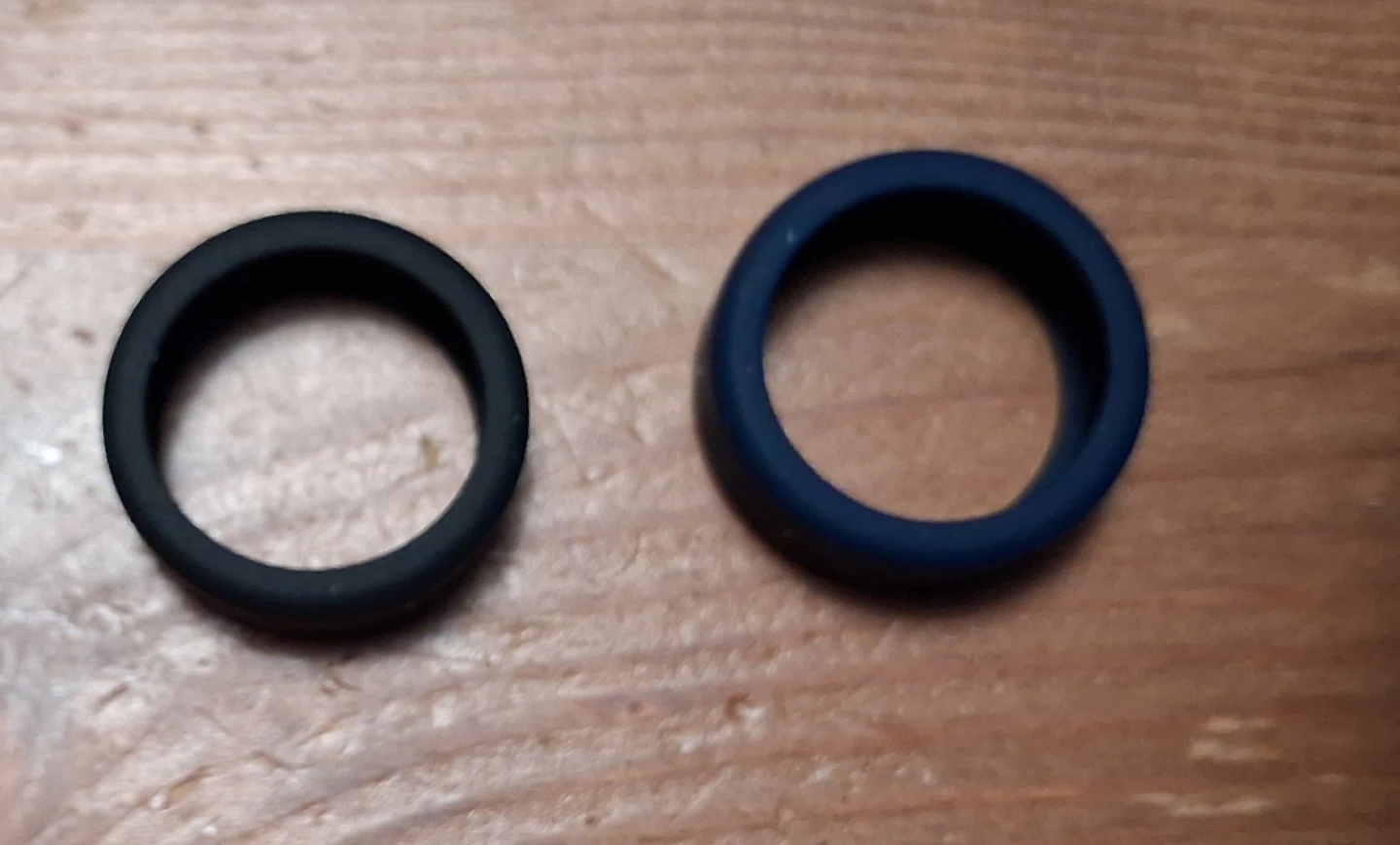 Two Silicone O Rings (Black and Blue)