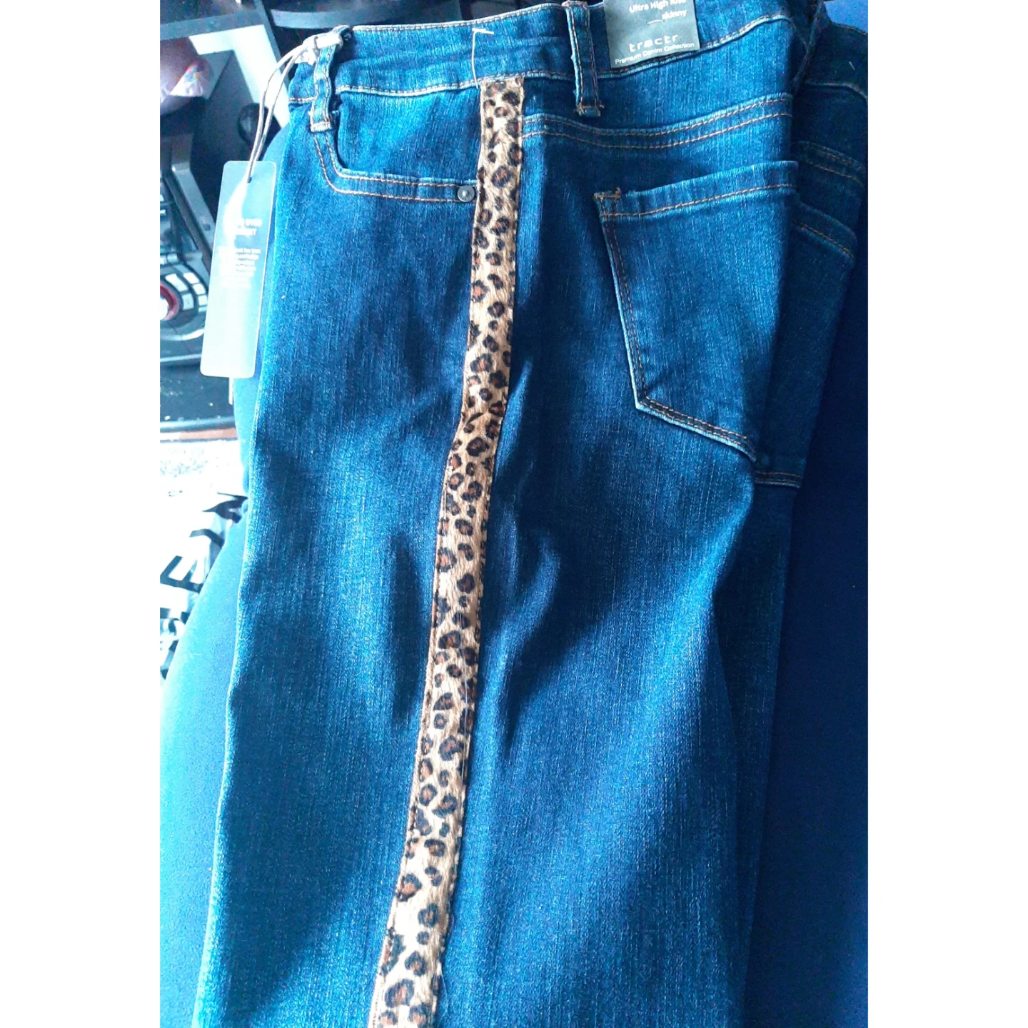 2 pc Women's Leopard Print Cold Shoulder Top and Jeans Bundle - photo 5