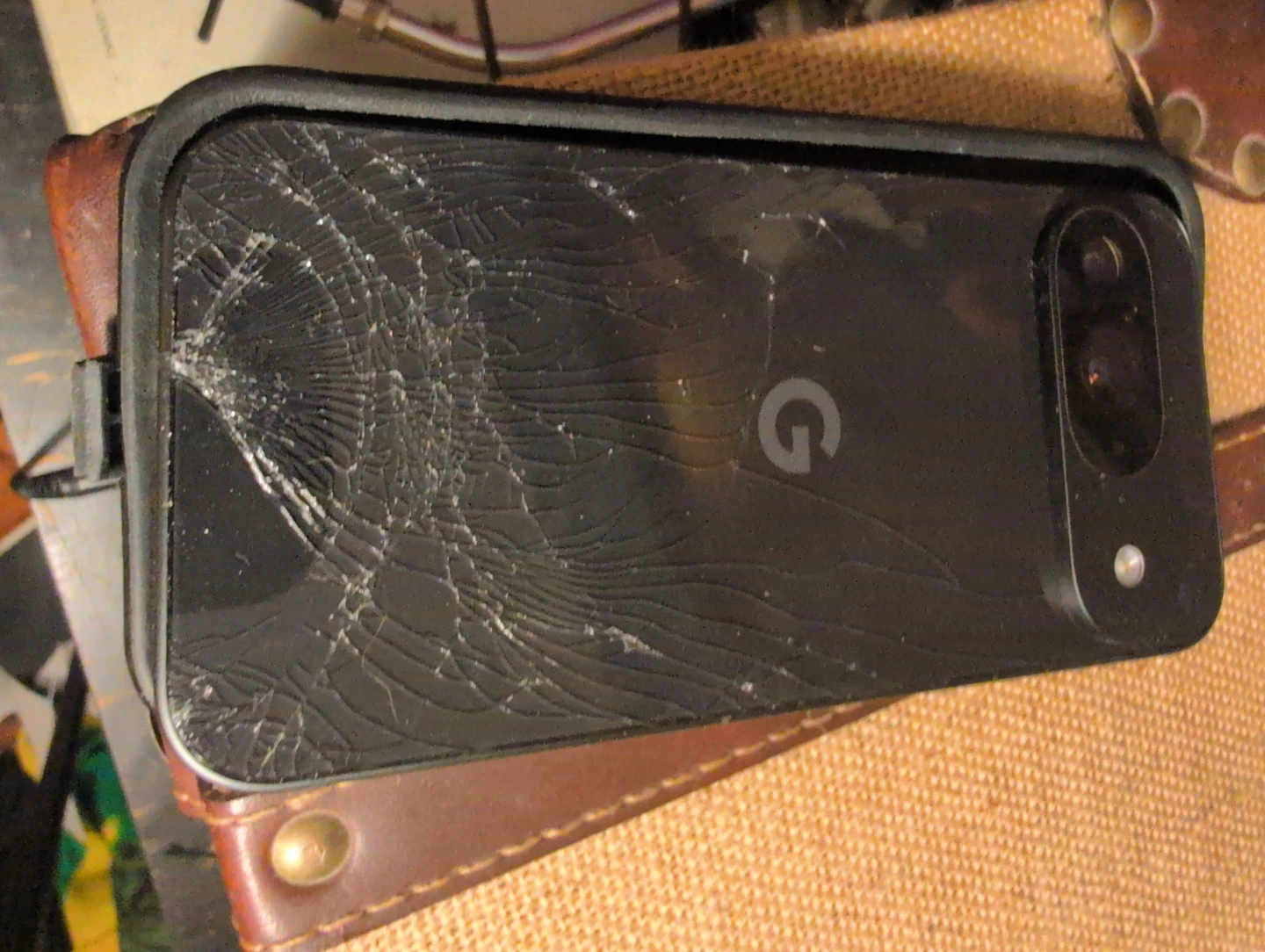 Google Pixel 9 Smartphone - Cracked Screen - photo 2