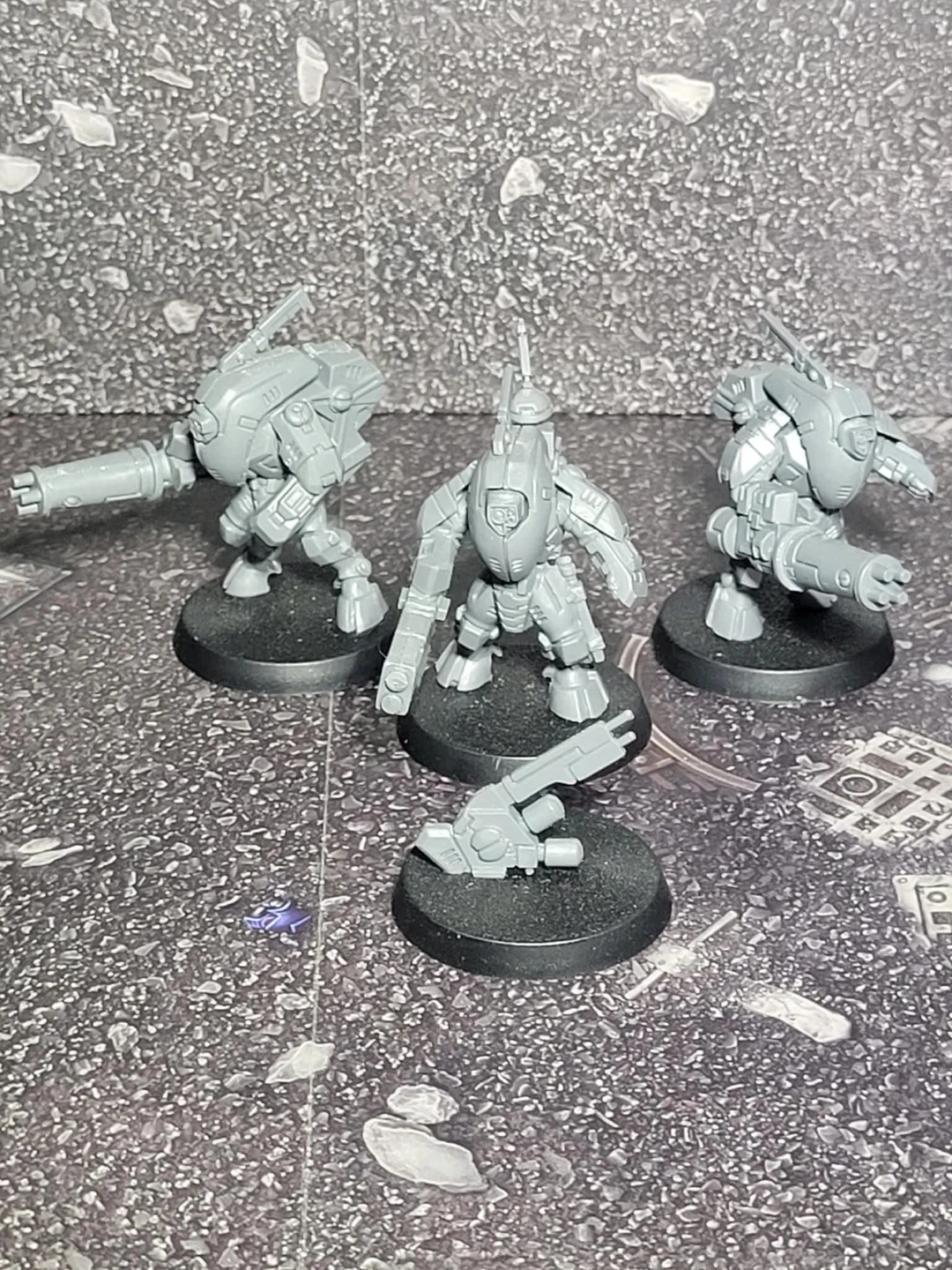 Warhammer 40,000 Tau Empire Miniatures - photo 2