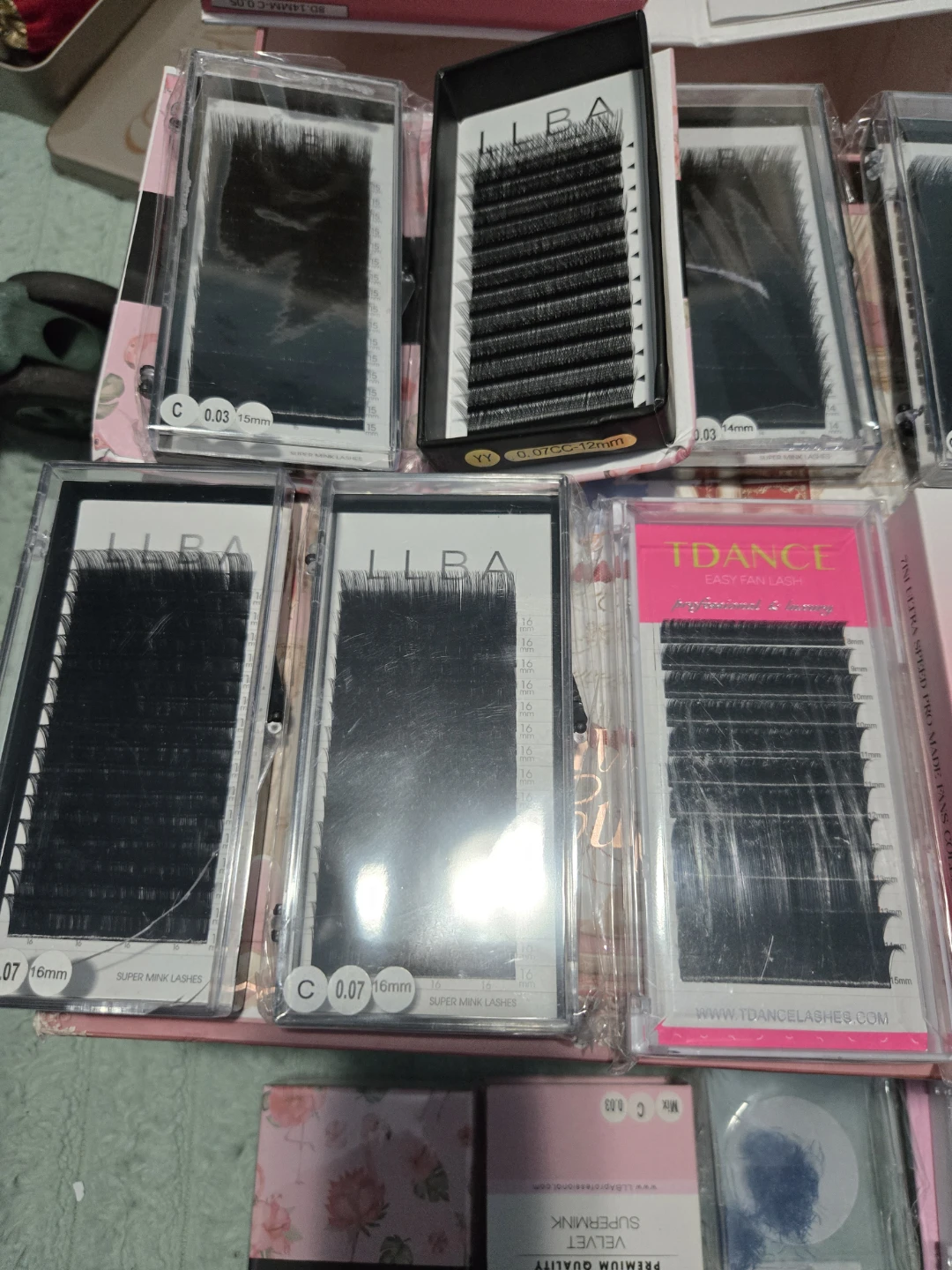 LLBA Pro-Made Volume Eyelash Extensions - photo 4