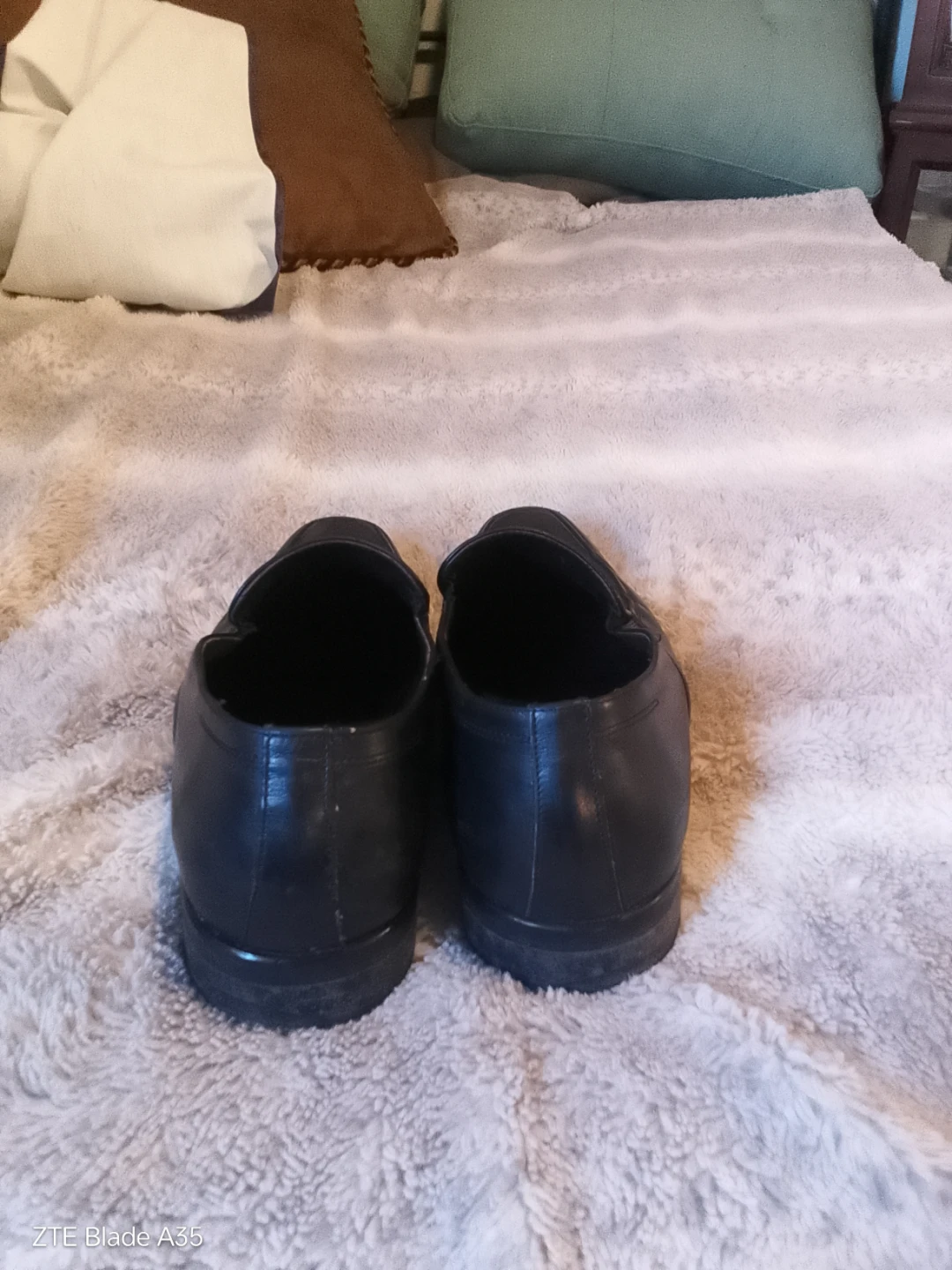 Black Leather Loafers by Johnston and Murphy size 11 - photo 3