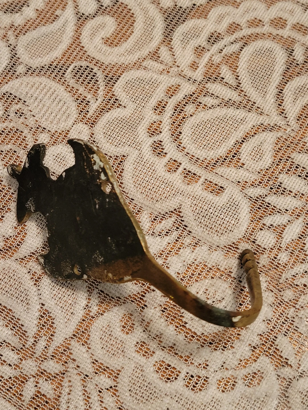 Rare.Vintage Crown and Fleur-de-lis motif Hook - photo 3