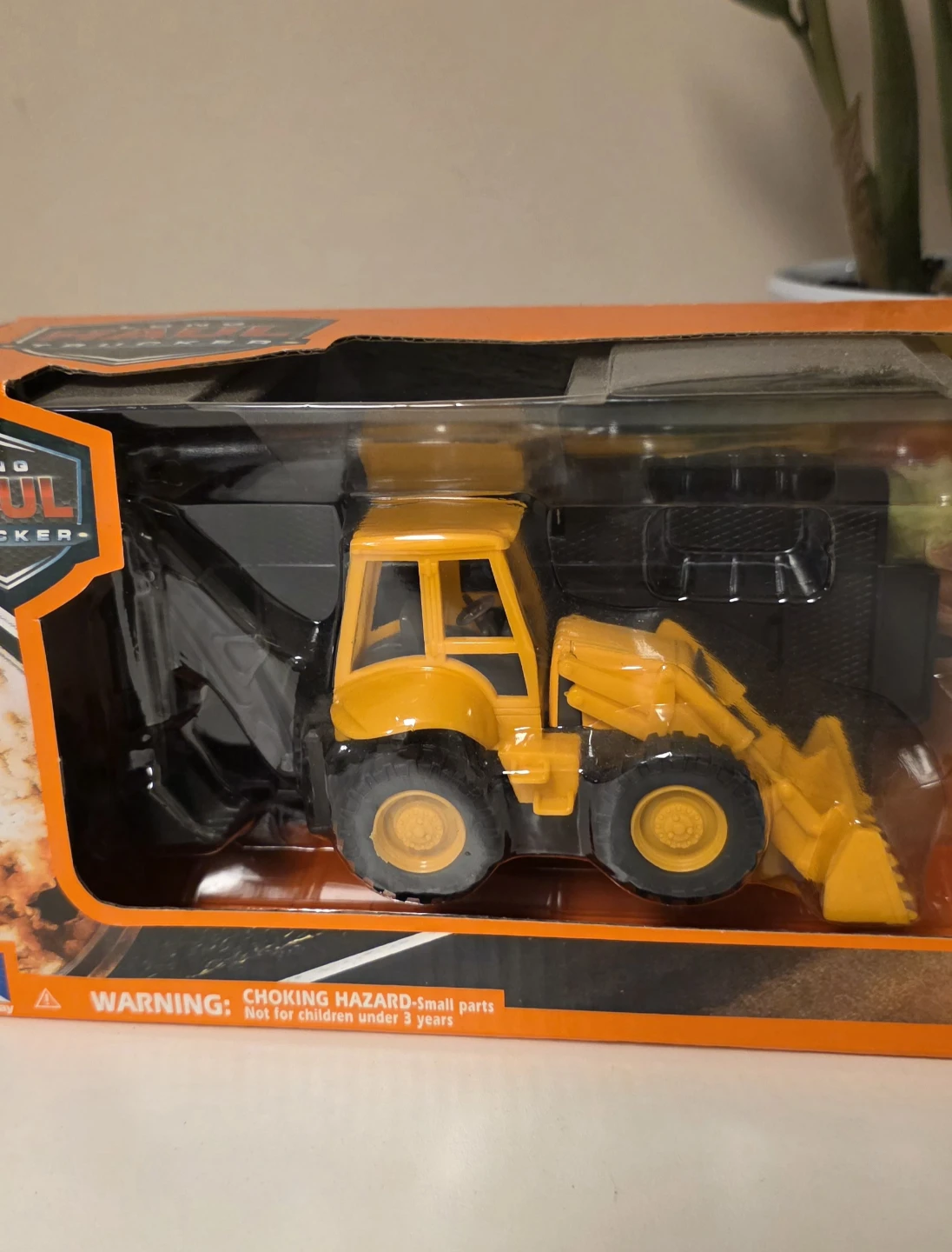 International Lonestar Dump Truck & Loader Toy - photo 4