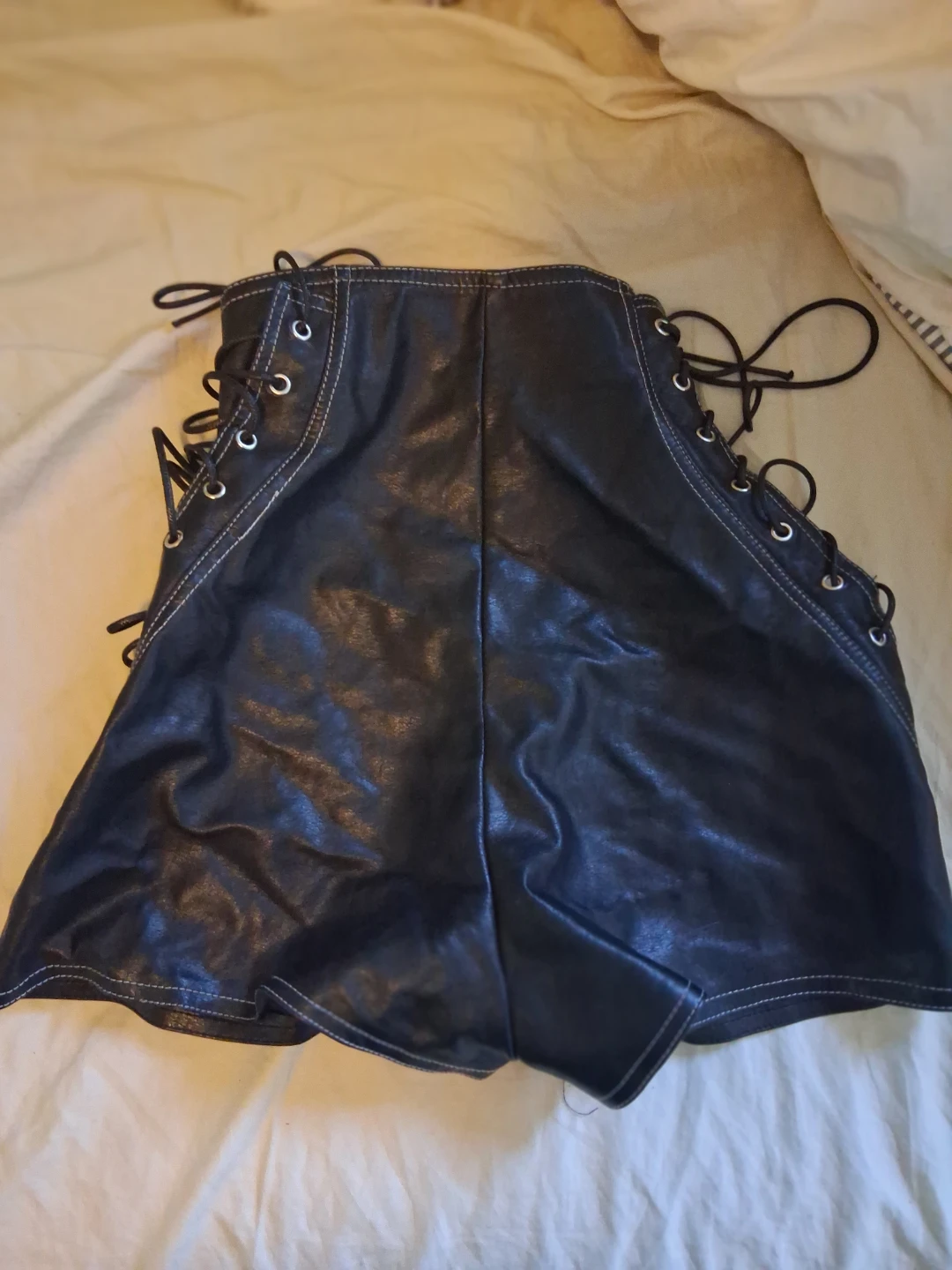 Black Mini Shorts faux leather - photo 2