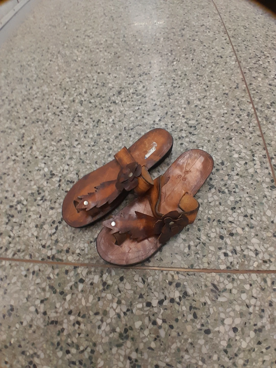 Brown Leather Thong Sandals with Flower Detail Size 9 - photo 3