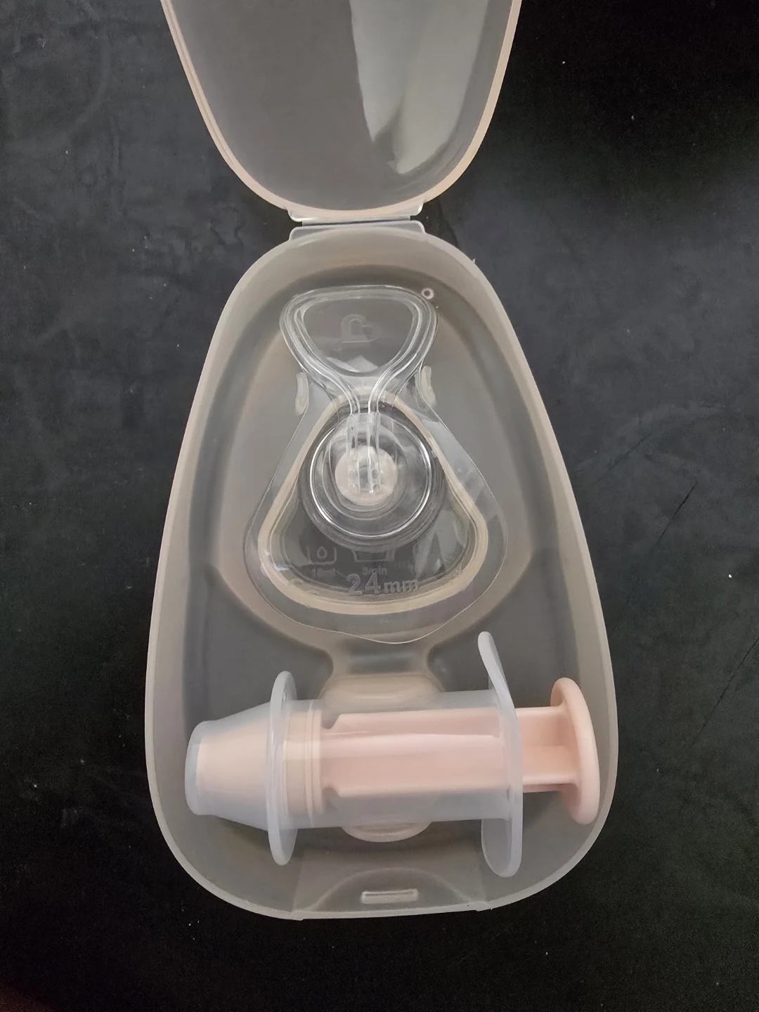 Munchkin Flow Nipple Shield + Size L (24mm) with Travel Case - photo 2