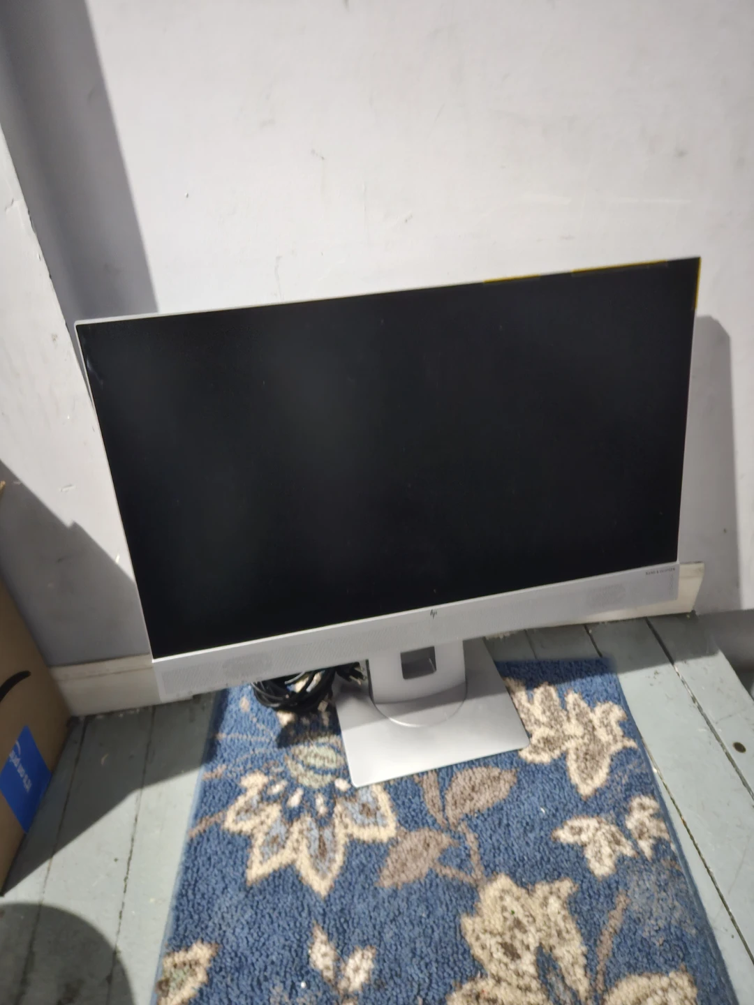 HP Computer Monitor - photo 3